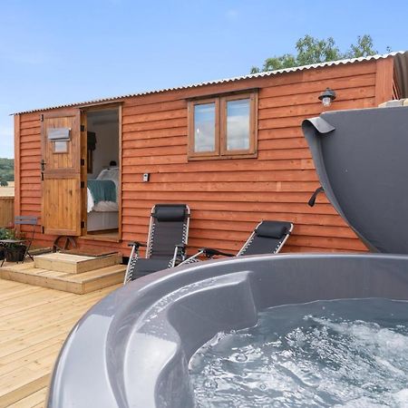 Outbak Shepherds Hut チェルトナム エクステリア 写真