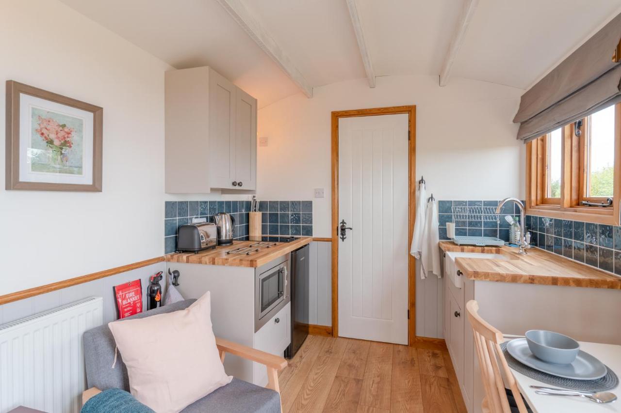 Outbak Shepherds Hut チェルトナム エクステリア 写真
