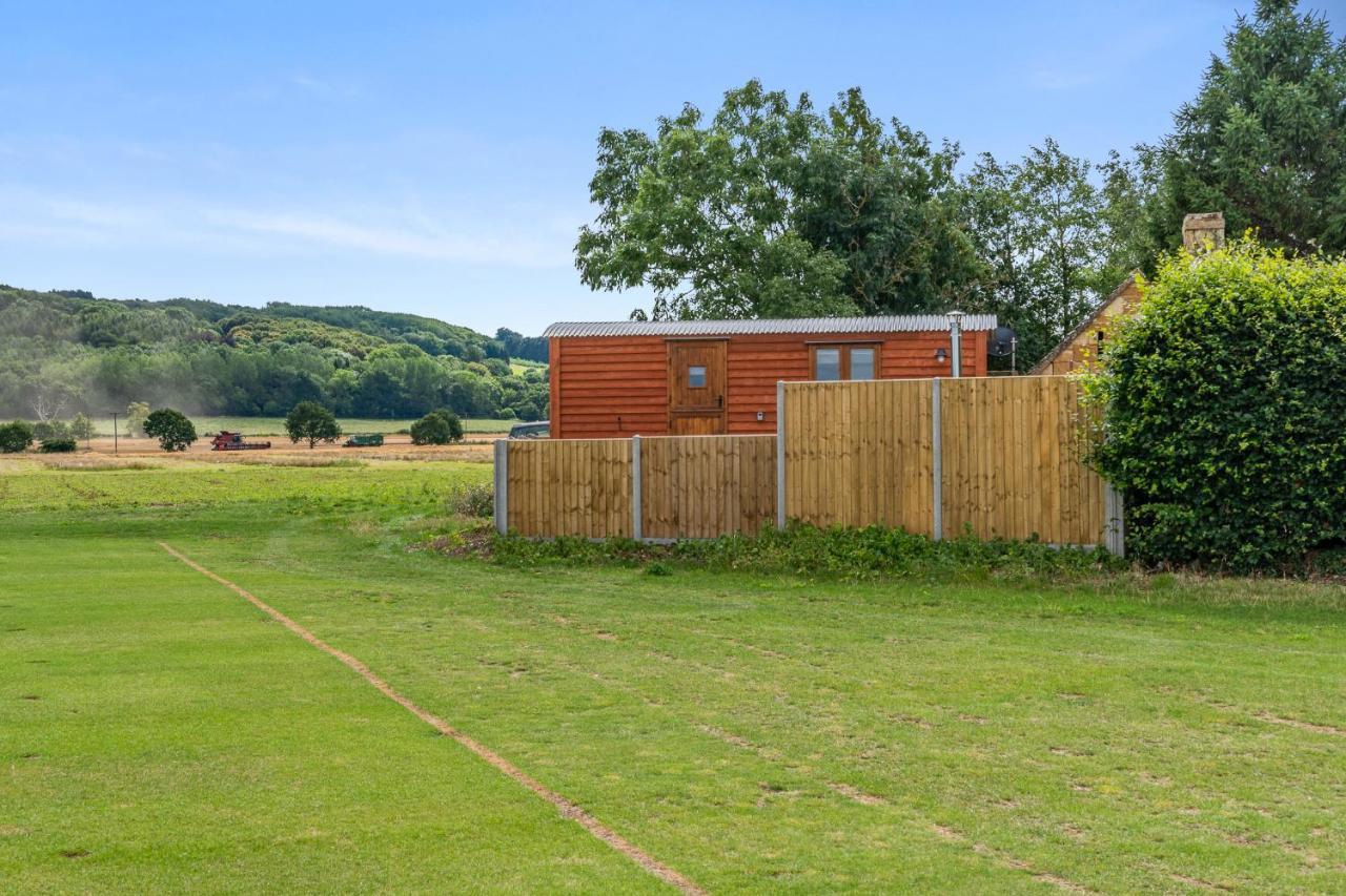 Outbak Shepherds Hut チェルトナム エクステリア 写真