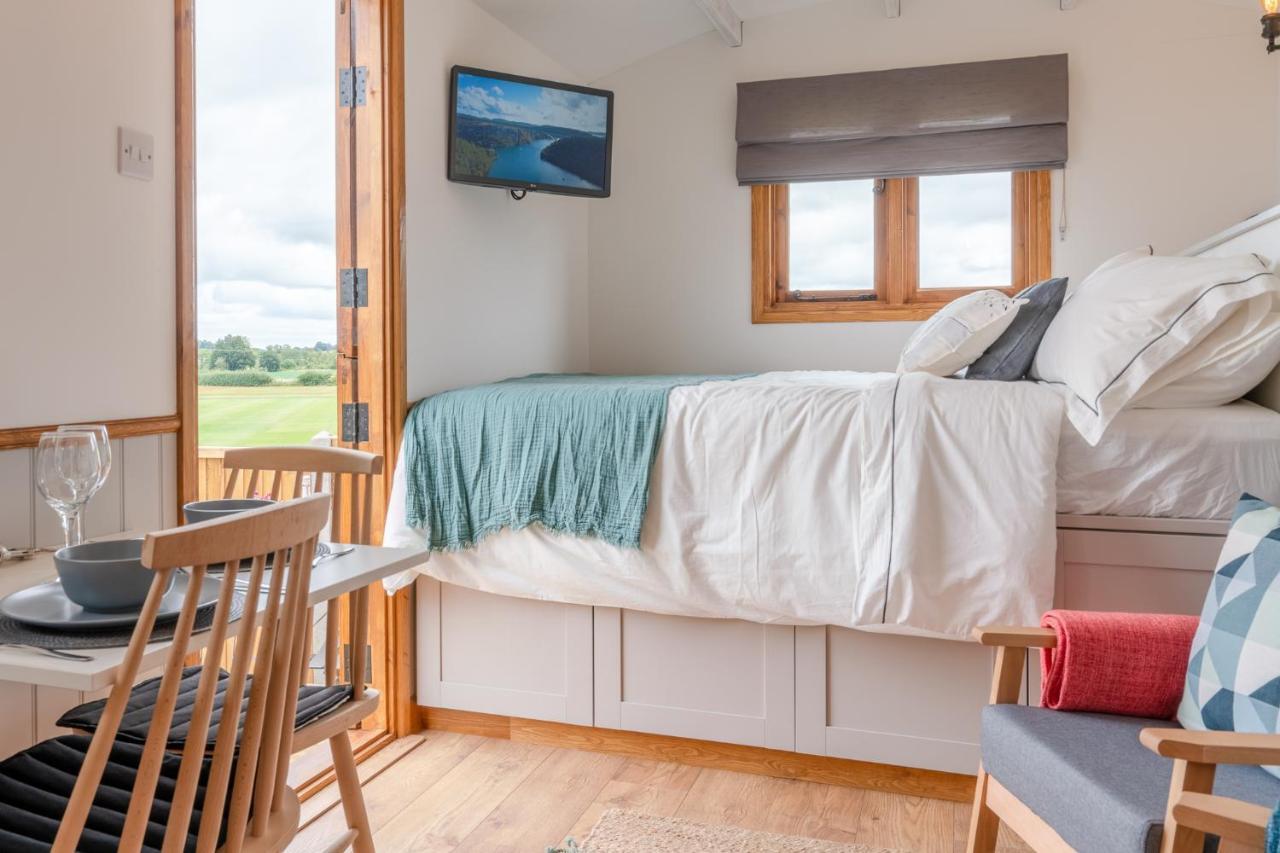 Outbak Shepherds Hut チェルトナム エクステリア 写真