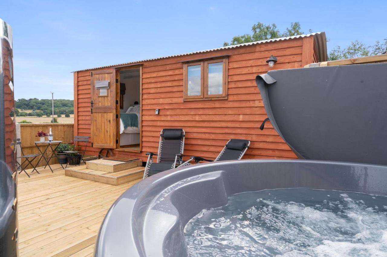 Outbak Shepherds Hut チェルトナム エクステリア 写真